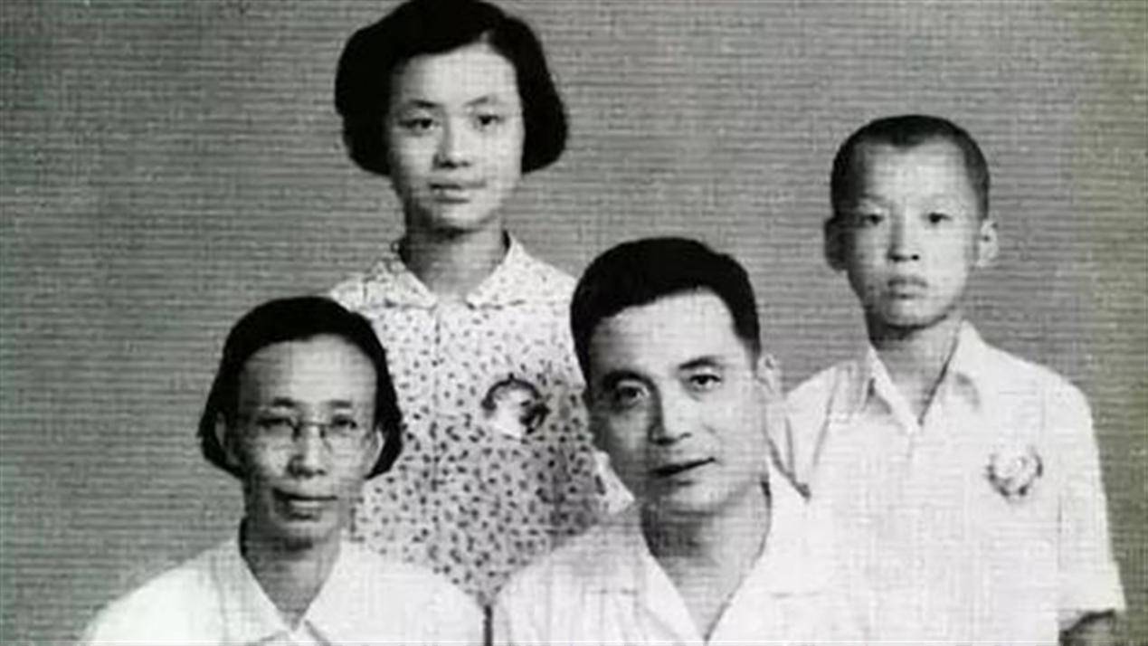 邓稼先为国隐姓埋名28年,弥留之际问妻子:30年后有人记得我吗?
