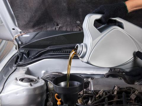 机油几千公里换一次？全合成机油能不能跑10000公里？