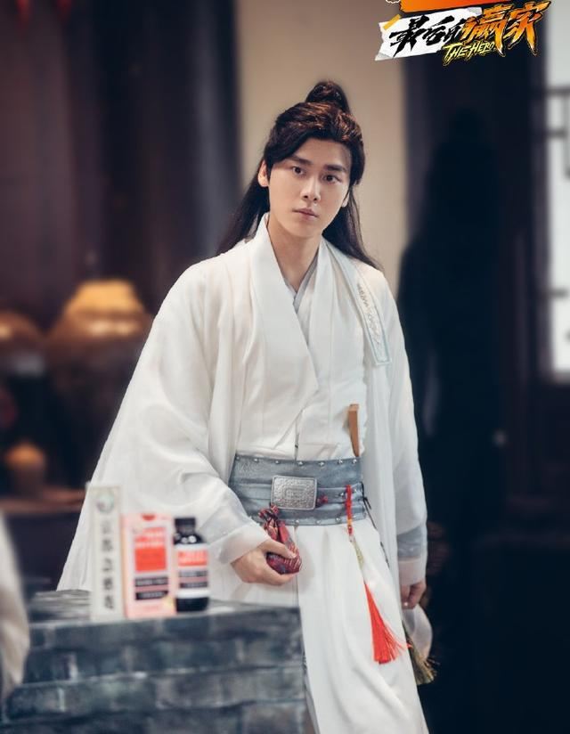 关晓彤当团宠，李易峰化身梗王，这档综艺绝了！