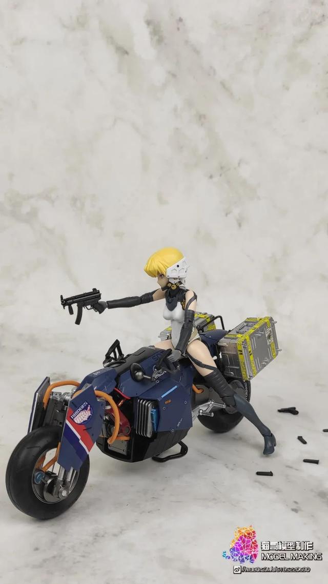 机娘某个游戏车帅人靓