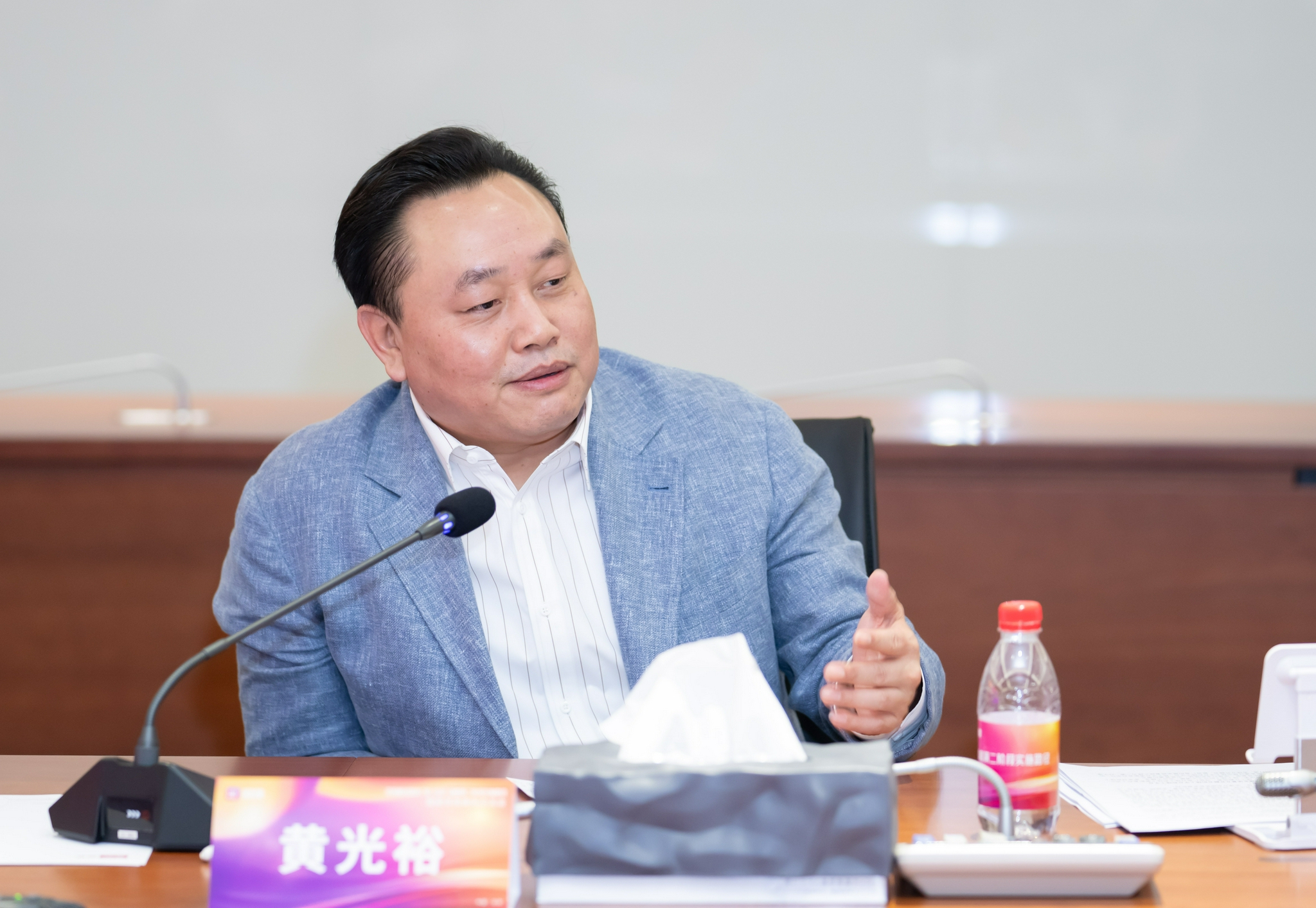 国美黄光裕18个月的目标进度慢了要抢回来