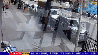 男子按摩后逃单从二楼跳下,跑了……休闲区蓝鸢梦想 - Www.slyday.coM 男子按摩后逃单从二楼跳下,跑了……休闲区蓝鸢梦想 - Www.slyday.coM