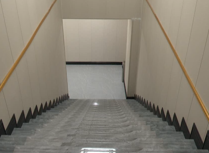 男子按摩后逃单从二楼跳下,跑了……休闲区蓝鸢梦想 - Www.slyday.coM 男子按摩后逃单从二楼跳下,跑了……休闲区蓝鸢梦想 - Www.slyday.coM