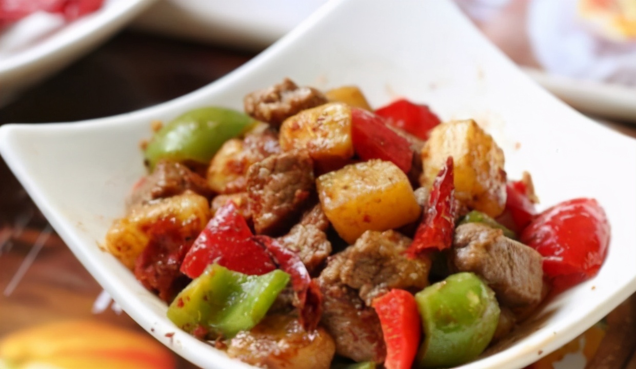 土豆烧牛肉的做法