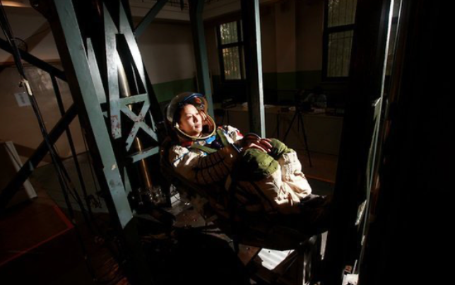 好飒!中国空间站首位女航天员,竟然这么“大有来头”!休闲区蓝鸢梦想 - Www.slyday.coM 好飒!中国空间站首位女航天员,竟然这么“大有来头”!休闲区蓝鸢梦想 - Www.slyday.coM