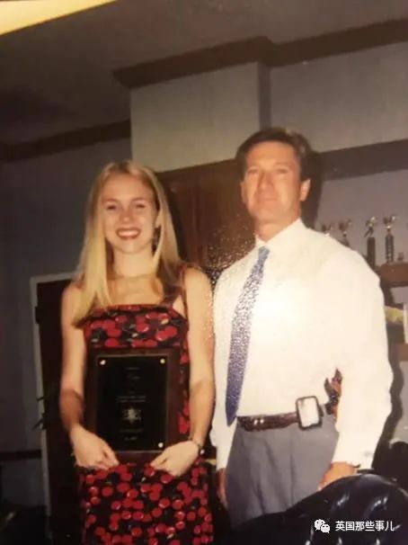 “对我下手是他最大错误!” 15岁少女被连环杀手绑架18小时后智取自救!太厉害了休闲区蓝鸢梦想 - Www.slyday.coM “对我下手是他最大错误!” 15岁少女被连环杀手绑架18小时后智取自救!太厉害了休闲区蓝鸢梦想 - Www.slyday.coM