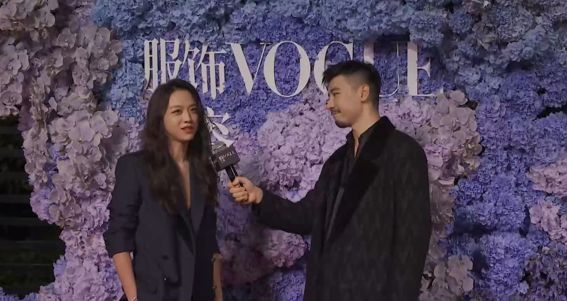 汤唯红毯造型太撩，自曝要在国内安家开启新篇章，不谈<a href=