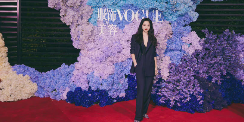 汤唯红毯造型太撩，自曝要在国内安家开启新篇章，不谈<a href=