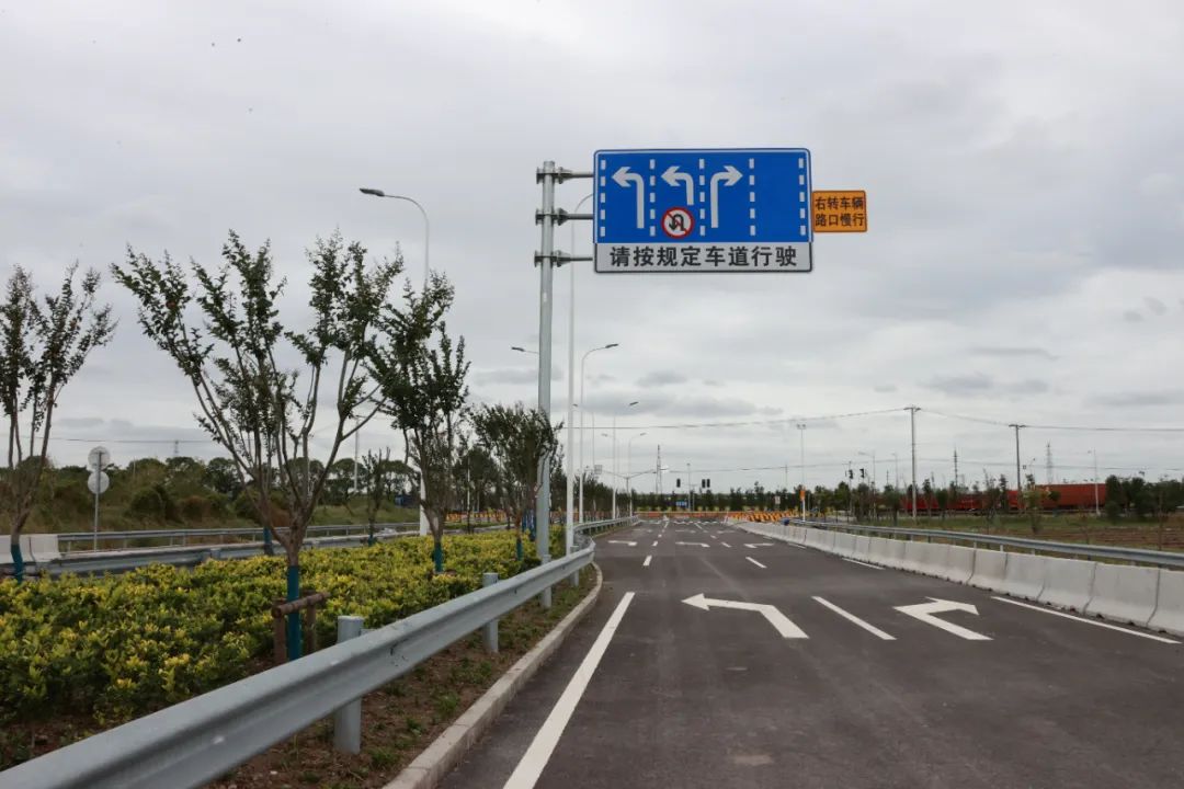 3分钟!昆山到上海再提速休闲区蓝鸢梦想 - Www.slyday.coM 3分钟!昆山到上海再提速休闲区蓝鸢梦想 - Www.slyday.coM