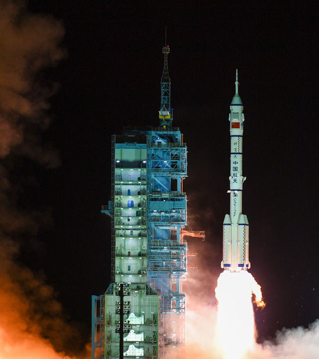 神舟十三号飞天纪实:充满勇气的探索,携着梦想的远征休闲区蓝鸢梦想 - Www.slyday.coM 神舟十三号飞天纪实:充满勇气的探索,携着梦想的远征休闲区蓝鸢梦想 - Www.slyday.coM