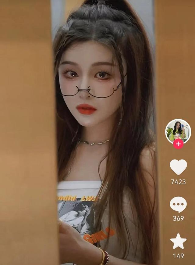 美女网红直播喝农药结果意外去世,好友谴责网友:你不怕做噩梦吗休闲区蓝鸢梦想 - Www.slyday.coM 美女网红直播喝农药结果意外去世,好友谴责网友:你不怕做噩梦吗休闲区蓝鸢梦想 - Www.slyday.coM