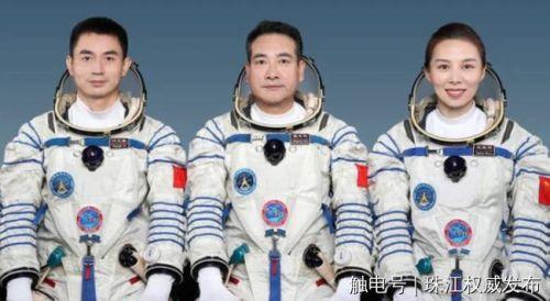 3位航天员太空出差都带了些什么?翟志刚称在空间站会看剧听歌休闲区蓝鸢梦想 - Www.slyday.coM 3位航天员太空出差都带了些什么?翟志刚称在空间站会看剧听歌休闲区蓝鸢梦想 - Www.slyday.coM