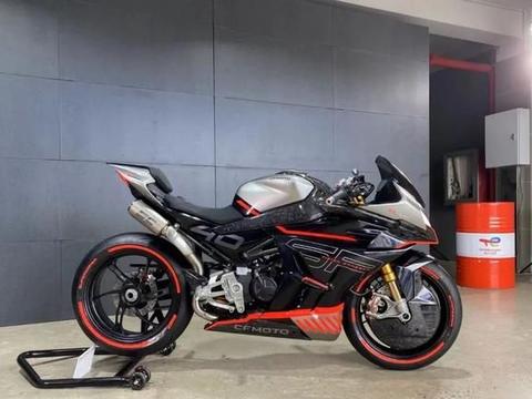 春风亮相概念双缸跑车SE-C21,配置拉满,外观炫酷