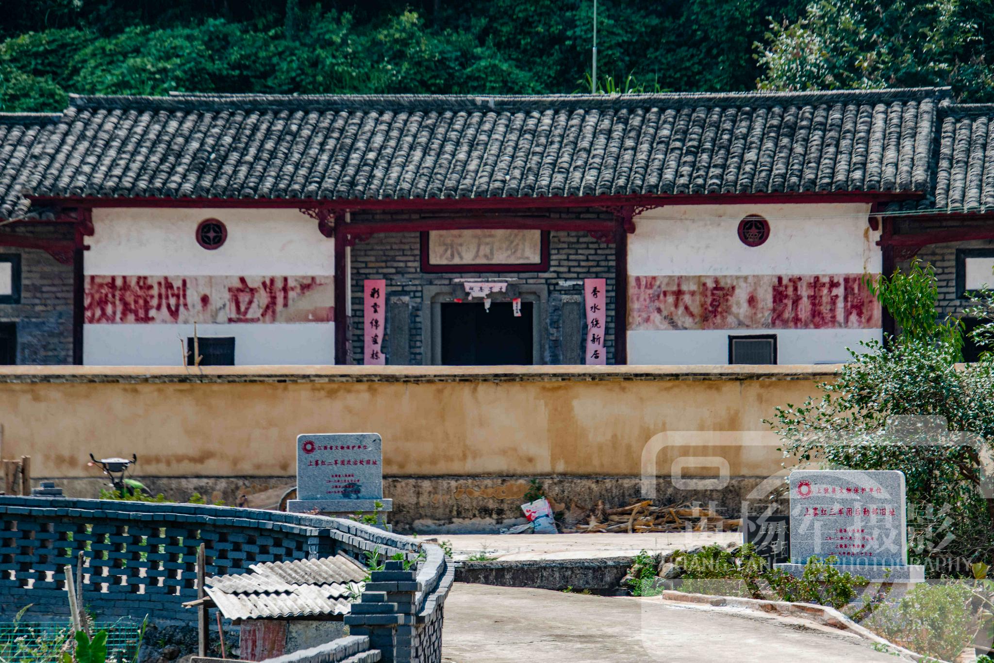 江西的人口_江西三省交界处的山区小县,常住人口仅268557人,红色文化浓景美