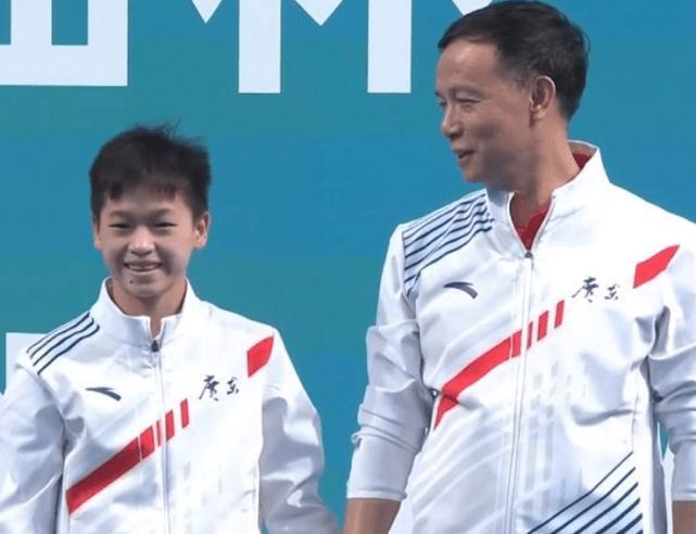 恩师告别全红婵!何威仪:她回国家队一年才能见到,要变大姑娘了 恩师告别全红婵!何威仪:她回国家队一年才能见到,要变大姑娘了