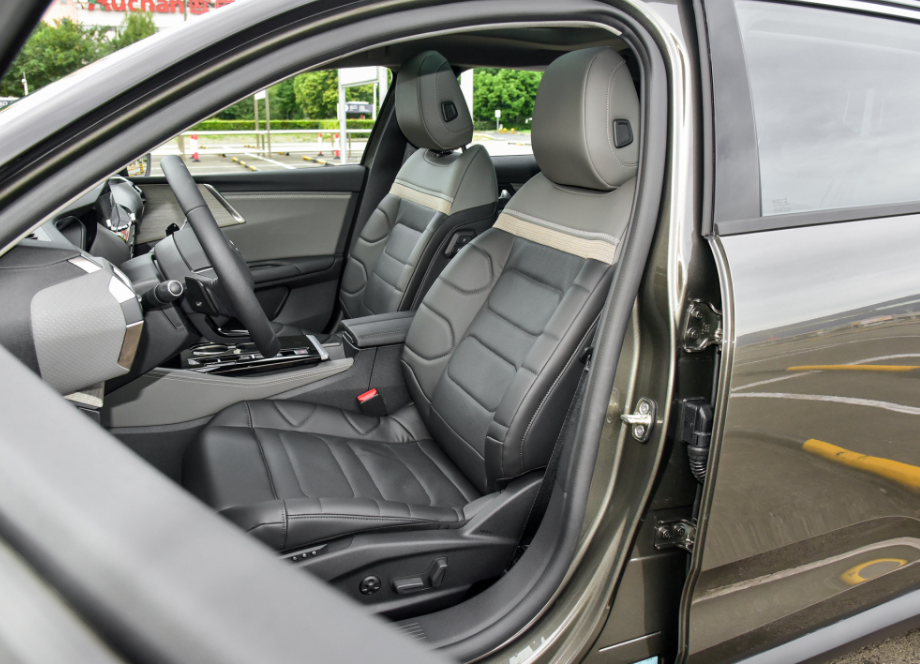 法系B级车同门对比:雪铁龙凡尔赛C5 X和标致508L谁更好?