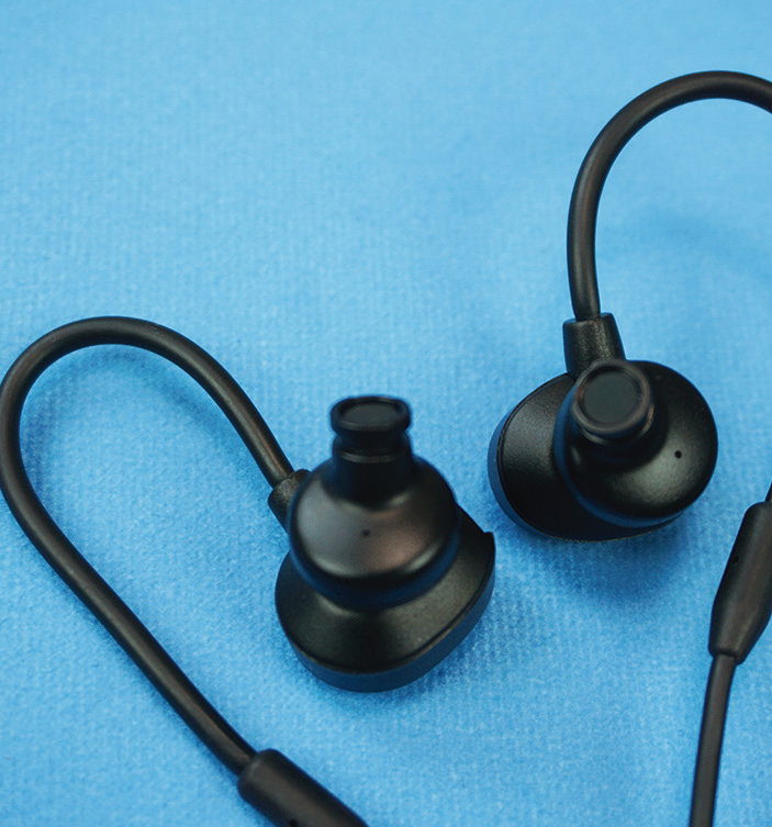 挂耳式耳机的佩戴方法 af32-7ea6ea3d72f3b4a07a9db566926c356f.png