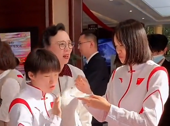 又有五位奥运冠军喜提50万红旗！随后官方正式回应：22号期待婵宝休闲区蓝鸢梦想 - Www.slyday.coM