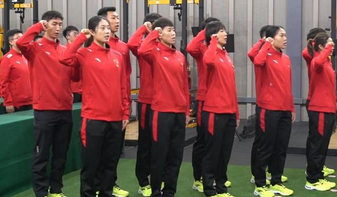 武大靖率队出征!<a href=