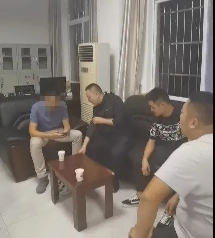 不要模仿!西昌一大学生化“虚弱妆”打饭,惊动警方休闲区蓝鸢梦想 - Www.slyday.coM 不要模仿!西昌一大学生化“虚弱妆”打饭,惊动警方休闲区蓝鸢梦想 - Www.slyday.coM