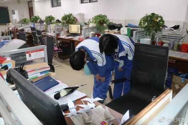 【大河早新闻】莆田杀人案嫌犯抓捕视频曝光丨西安一面馆2次遇确诊游客就餐丨郭美美再入狱休闲区蓝鸢梦想 - Www.slyday.coM 【大河早新闻】莆田杀人案嫌犯抓捕视频曝光丨西安一面馆2次遇确诊游客就餐丨郭美美再入狱休闲区蓝鸢梦想 - Www.slyday.coM