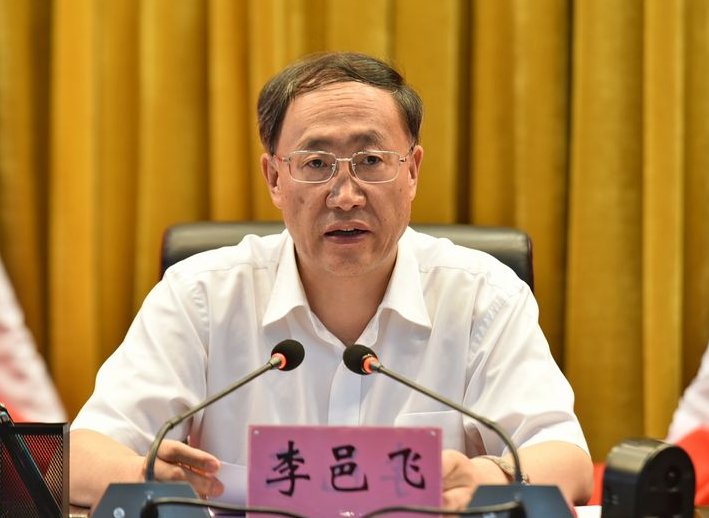 李邑飞任新疆生产建设兵团党委书记
