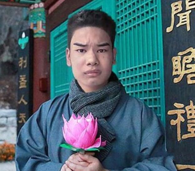 因眉毛意外走红的小吴,去了<a href=