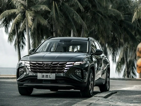 两款轴距超2.7米的紧凑型SUV，现代途胜L和日产奇骏怎么选？