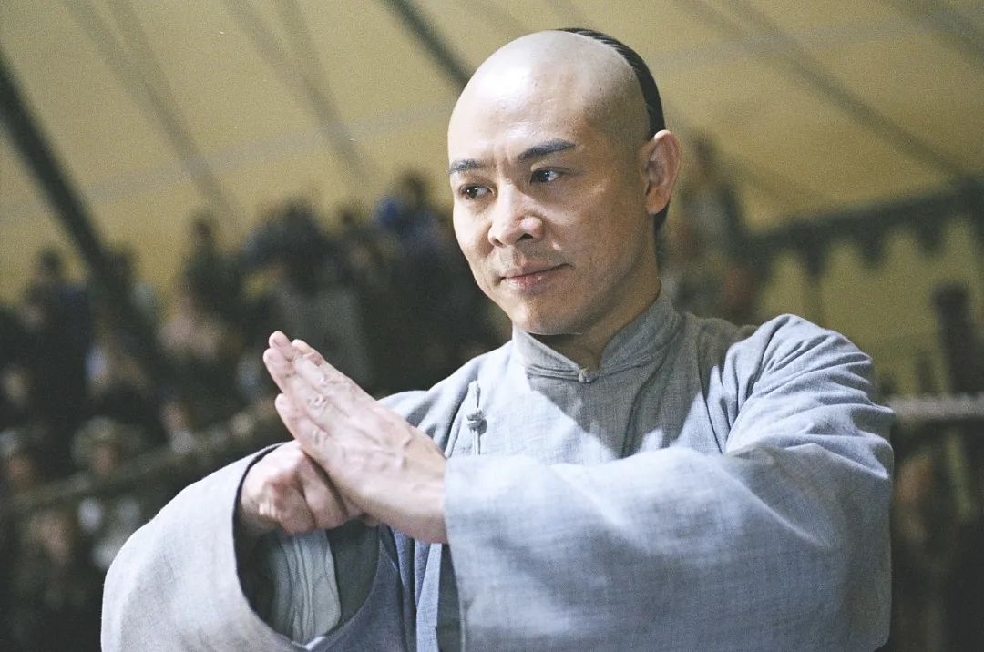 9位死里逃生的艺人：缝针、断肋骨、毁容，有人70岁了还丧子