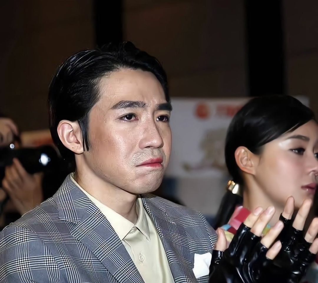 9位死里逃生的艺人：缝针、断肋骨、毁容，有人70岁了还丧子