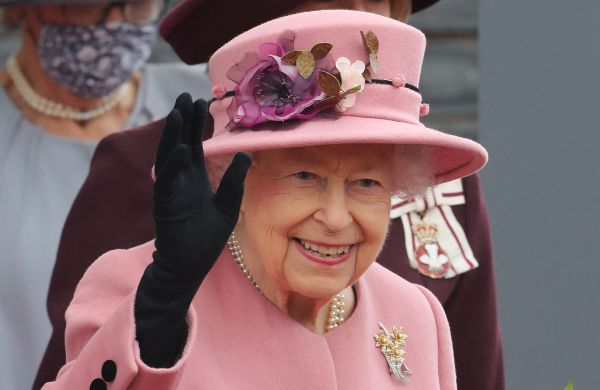 当地时间2021年10月14日,英国威尔士加的夫,英国女王伊丽莎白二世出席