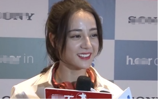 迪丽热巴颜值回春？脸蛋精致像芭比，复盘热巴的出道“变脸史”