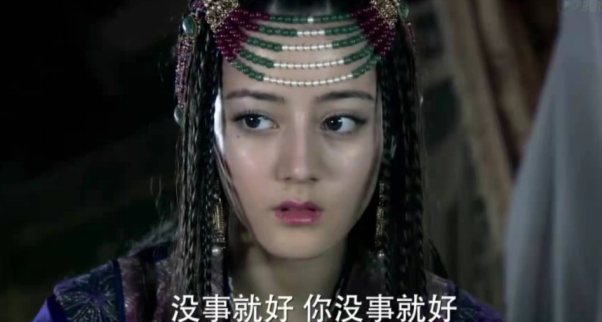 迪丽热巴颜值回春？脸蛋精致像芭比，复盘热巴的出道“变脸史”