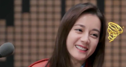 迪丽热巴颜值回春？脸蛋精致像芭比，复盘热巴的出道“变脸史”