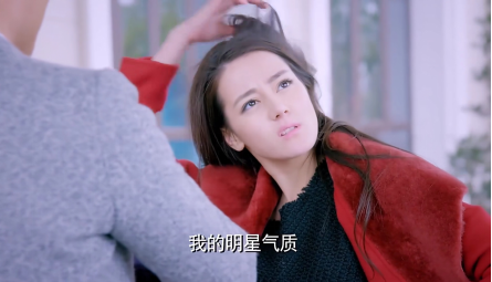 迪丽热巴颜值回春？脸蛋精致像芭比，复盘热巴的出道“变脸史”