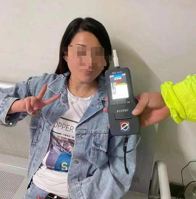 夫妻吵架后,丈夫报警举报妻子:赶紧拦住她的车休闲区蓝鸢梦想 - Www.slyday.coM 夫妻吵架后,丈夫报警举报妻子:赶紧拦住她的车休闲区蓝鸢梦想 - Www.slyday.coM