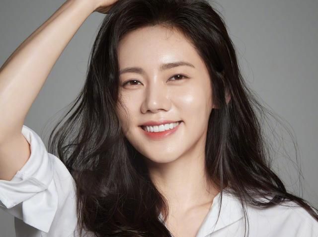 秋瓷炫晒近况,正在<a href=