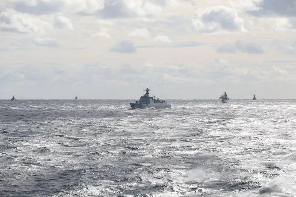 中俄海军首次海上联合巡航结束,有效提升了联合行动能力!休闲区蓝鸢梦想 - Www.slyday.coM 中俄海军首次海上联合巡航结束,有效提升了联合行动能力!休闲区蓝鸢梦想 - Www.slyday.coM