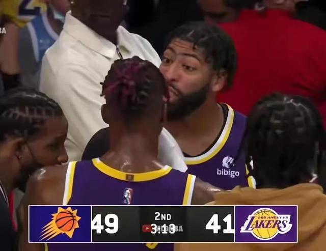 浓眉居高临下怒指霍华德,引爆冲突升级,75大球星评选或是导火索休闲区蓝鸢梦想 - Www.slyday.coM 浓眉居高临下怒指霍华德,引爆冲突升级,75大球星评选或是导火索休闲区蓝鸢梦想 - Www.slyday.coM