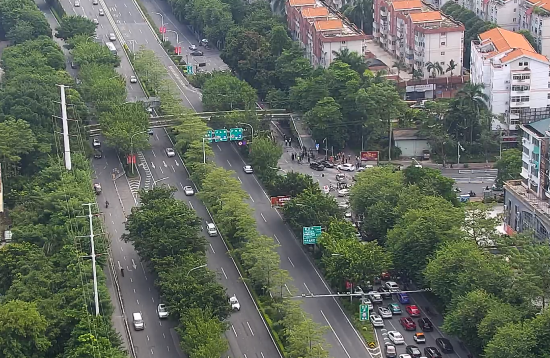 警方通报来了!南宁竹溪大道过街天桥被工程车撞击,部分发生坍塌休闲区蓝鸢梦想 - Www.slyday.coM 警方通报来了!南宁竹溪大道过街天桥被工程车撞击,部分发生坍塌休闲区蓝鸢梦想 - Www.slyday.coM