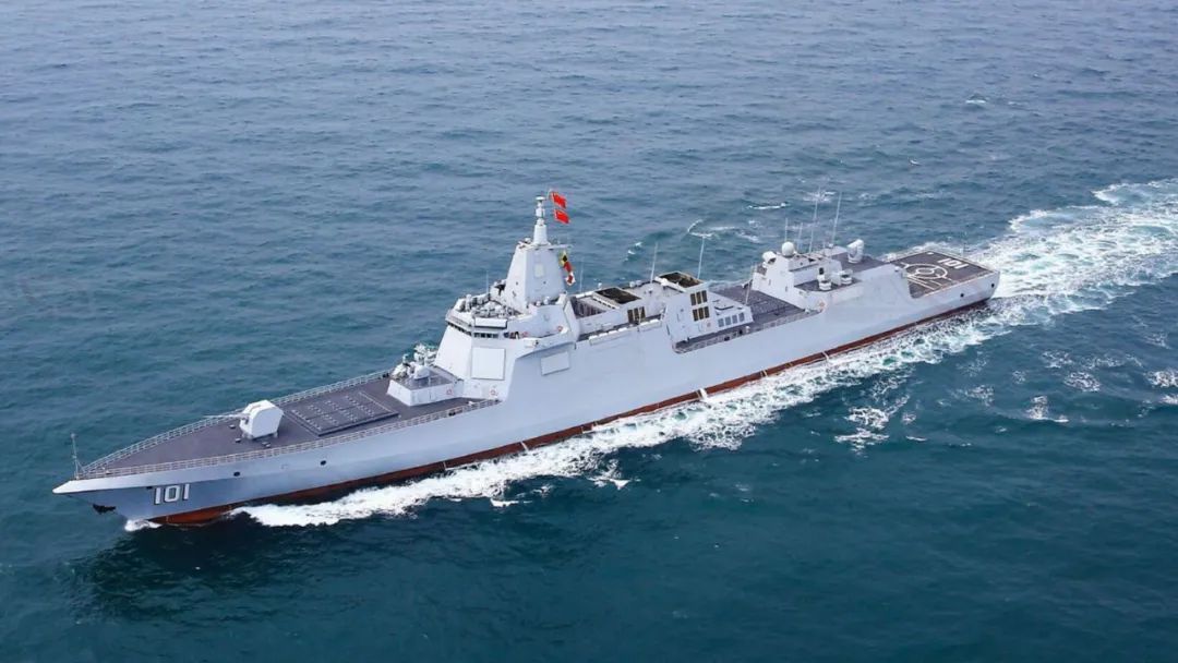 以解放军诞生地命名并继承新中国海军首舰舷号101的南昌舰,首次出国