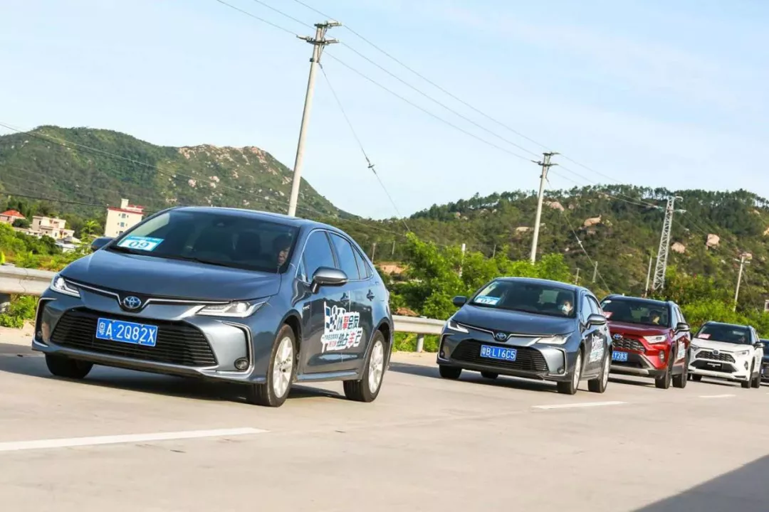 撕掉“买菜车”标签!售价13.68万元,黑化版卡罗拉上市