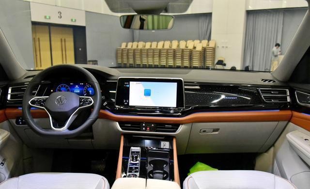 能否碾压合资?看领克09对比大众途昂