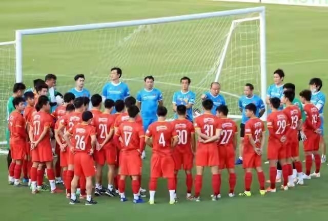在日本和沙特身上拿4分!国足手下败将野心不小!越南梅西是关键