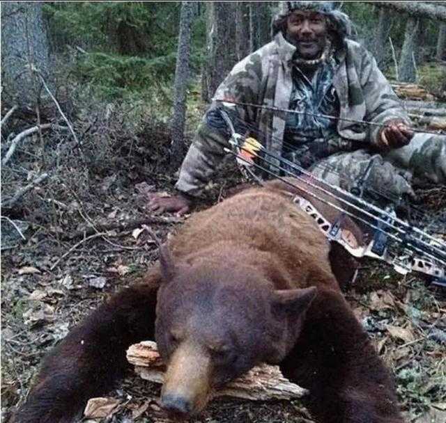 棕熊突袭<a href=