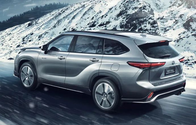 大七座合资中型SUV 福特锐界与丰田皇冠陆放谁更值得入手