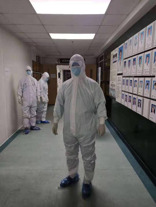 他们,去年赴武汉抗疫,现在又冲上兰州救治一线休闲区蓝鸢梦想 - Www.slyday.coM 他们,去年赴武汉抗疫,现在又冲上兰州救治一线休闲区蓝鸢梦想 - Www.slyday.coM