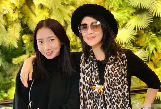 孟美岐新片遭网友抵制，原型杨扬微博沦陷，在<a href=