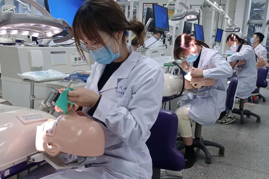 神仙友谊!川大同寝室六姐妹集体保研休闲区蓝鸢梦想 - Www.slyday.coM 神仙友谊!川大同寝室六姐妹集体保研休闲区蓝鸢梦想 - Www.slyday.coM