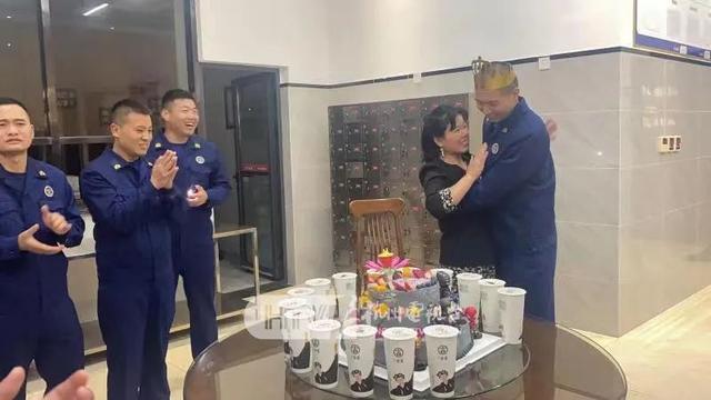 温暖!不远千里“送”来一碗面…休闲区蓝鸢梦想 - Www.slyday.coM 温暖!不远千里“送”来一碗面…休闲区蓝鸢梦想 - Www.slyday.coM